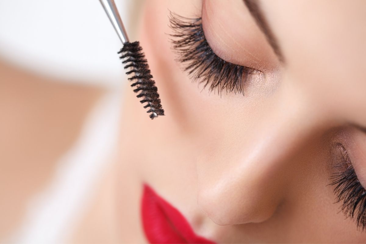Can You Put Mascara on Eyelash Extensions?