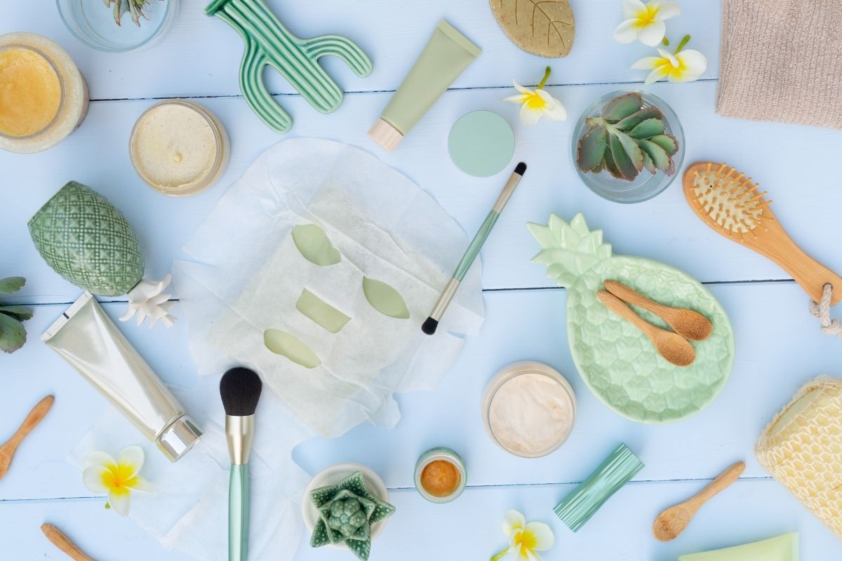 Bøde Resignation alien 10 Organic Makeup Brands That Are Totally Underrated