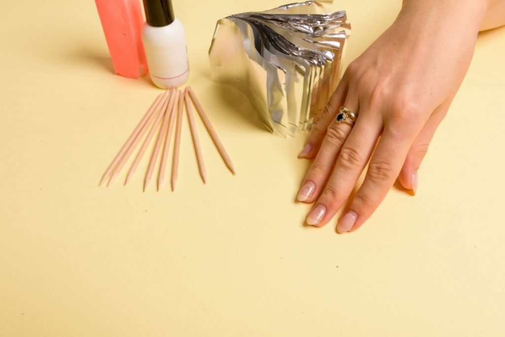 How to Safely Remove SNS Nails at Home