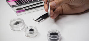 How Long Does It Take for Eyelashes to Grow?