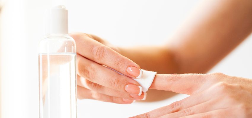 A nail polish remover is one of the most basic must haves for nail techs.