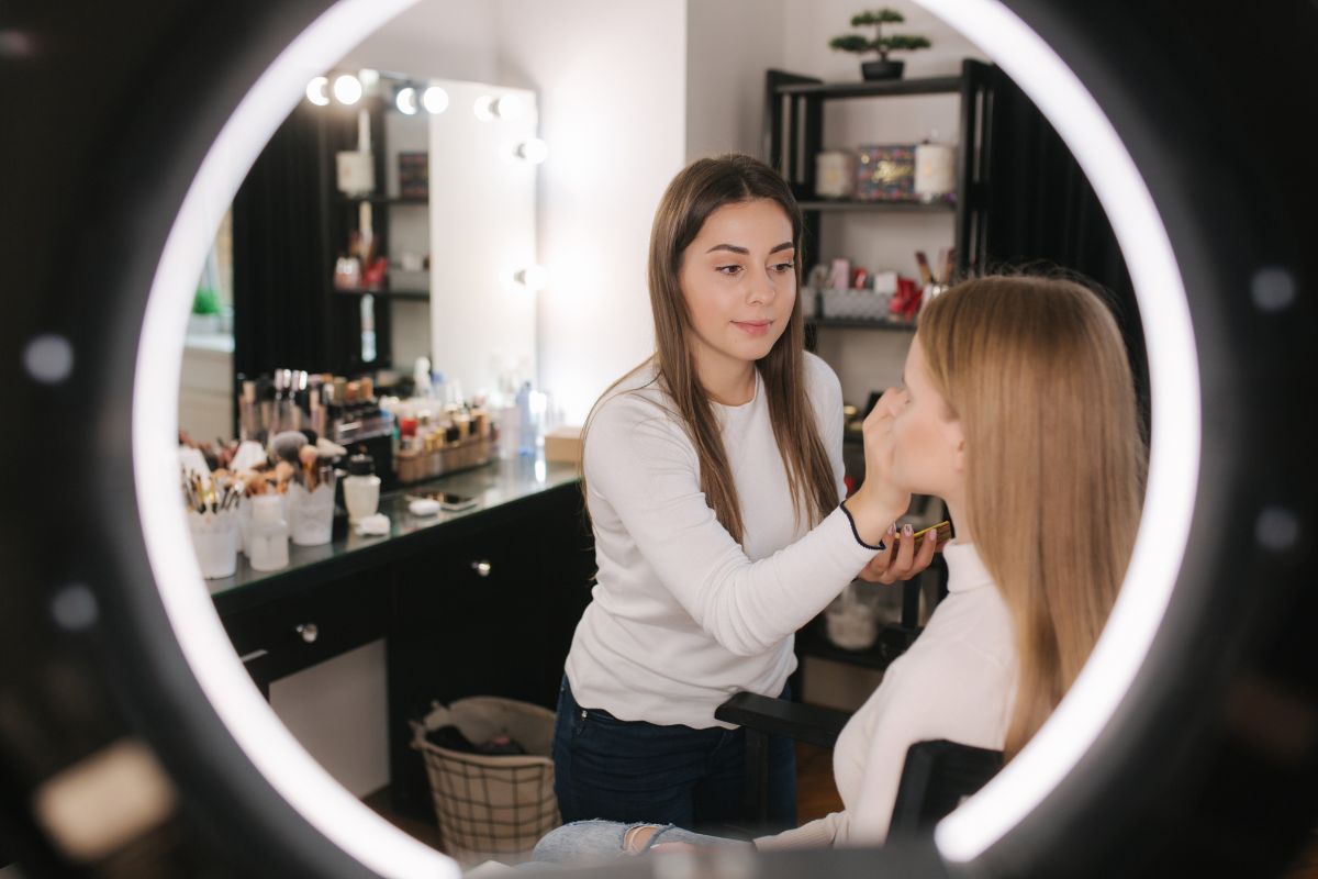 What Do Cosmetologists Do? The Ultimate Guide