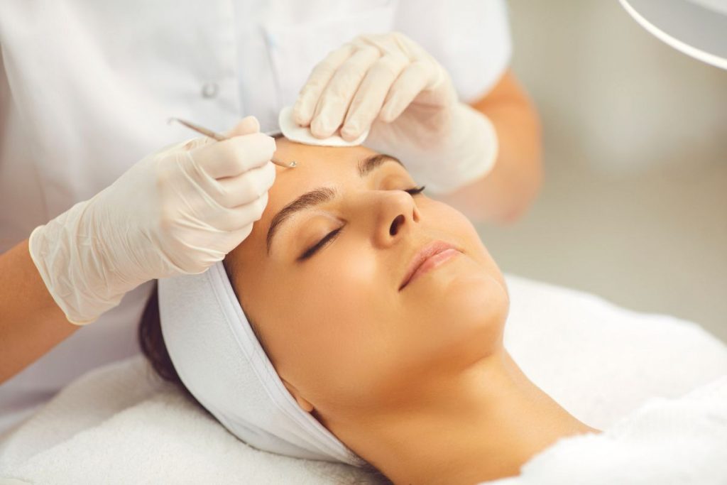 Best Facial for Aging Skin: Restore Youth and Glow Naturally
