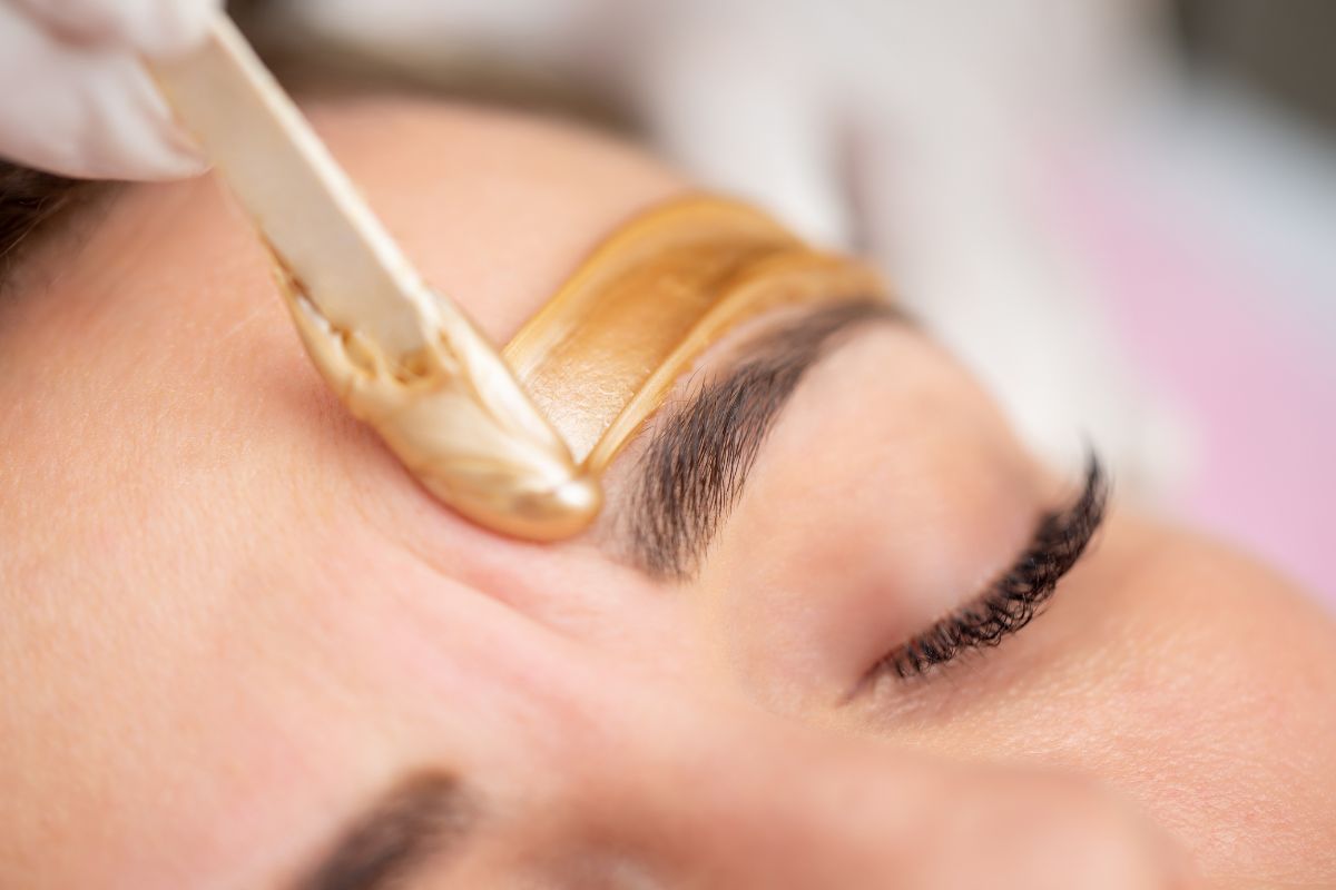 Complete Guide to Waxing Your Face: Dos, Don’ts, and Expert Advice